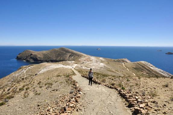 Caminhando na Isla del Sol, no lago Titicaca, na Bolívia